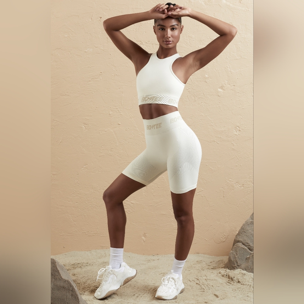Top sna shorts push up bo tee